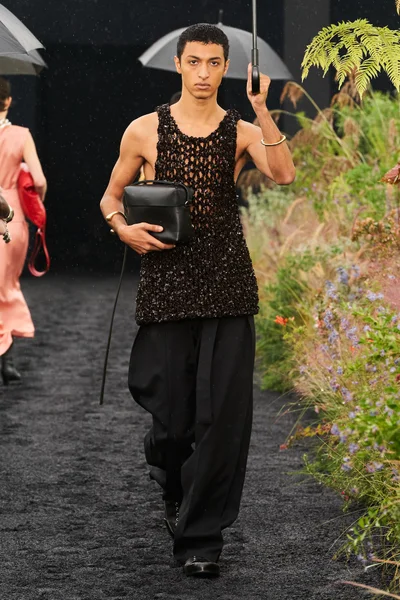 Look 50